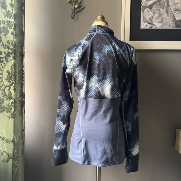 Athleta Running Wild Half Zip 2.0 Electro Iron Blue Pullover Size Medium - Picture 3 of 12